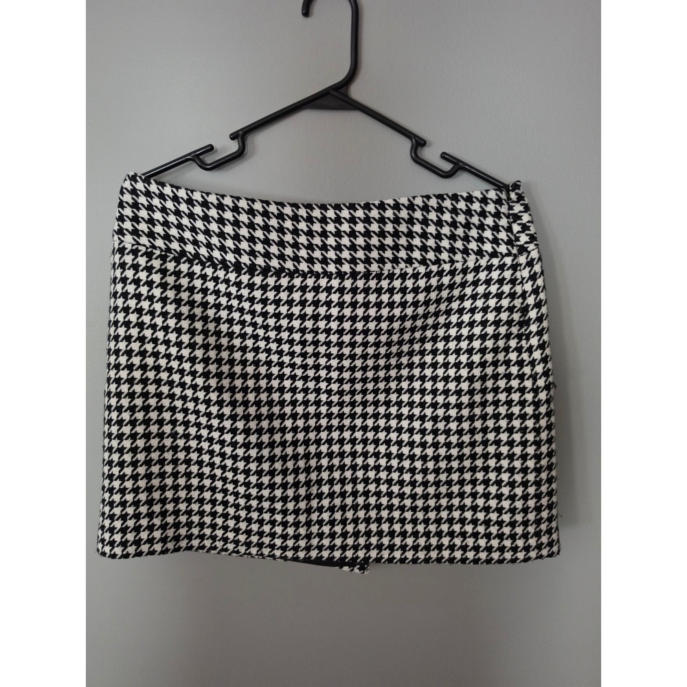 The Limited Black White Houndstooth Mini Skirt Size 8 Woven Career Classic